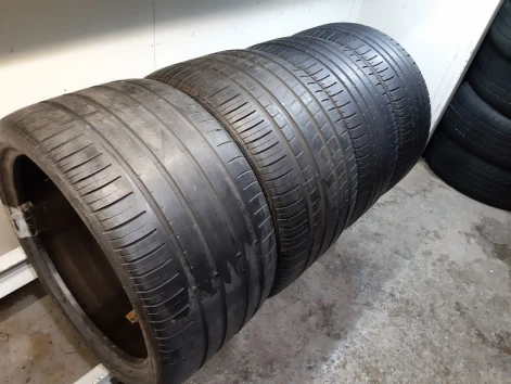 305/30 R19 235/35 R19 Pirelli PZero Rosso