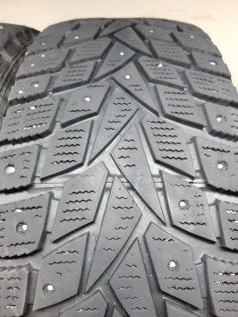 215/60 R17 Dunlop WINTER ICE 02