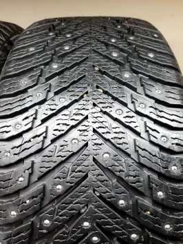 285/40 R21 315/35 R21 Nokian Tyres Hakkapeliitta 10p SUV