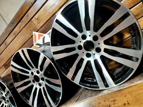 4шт  оригинал  BMW Диски  10x20, 5*120 ЕТ:40 Dia:74.1 11x20, 5*120 ЕТ:35 Dia:74.1