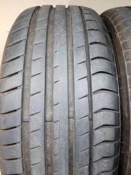 225/45 R18