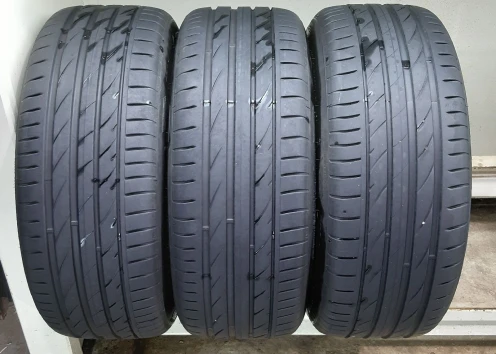 235/45 R18 Maxxis Victra Sport 5