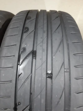 235/45 R18 Maxxis Victra Sport 5
