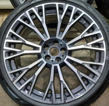 4шт  оригинал  BMW Диски  10x22, 5*112 ЕТ:43 Dia:66.6 9x22, 5*112 ЕТ:37 Dia:66.6