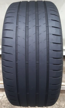 255/35 R21