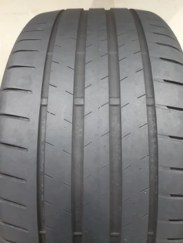 255/35 R21