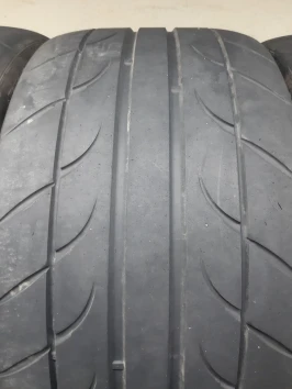 275/35 R18