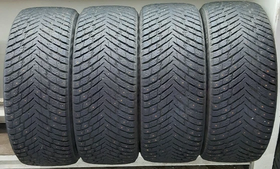 275/45 R21 Roadmarch Winter XPro Studs 69