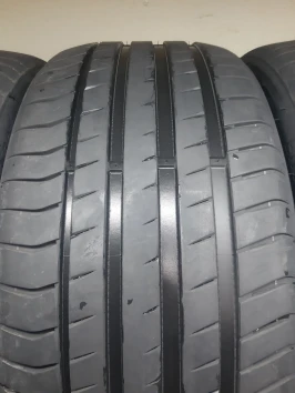 275/40 R20