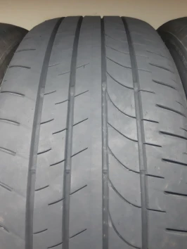 235/55 R20 Bridgestone Dueler H/L 33A