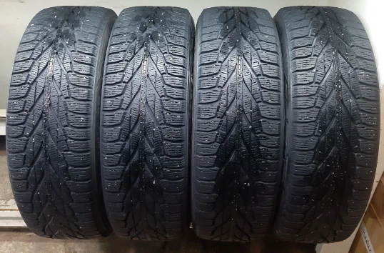 215/65 R17 Nokian Hakkapeliitta R2 SUV