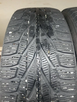 215/65 R17 Nokian Hakkapeliitta R2 SUV