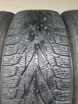 215/65 R17 Nokian Hakkapeliitta R2 SUV