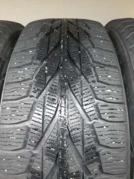 215/65 R17 Nokian Hakkapeliitta R2 SUV