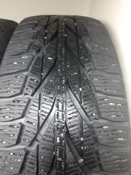 215/65 R17 Nokian Hakkapeliitta R2 SUV