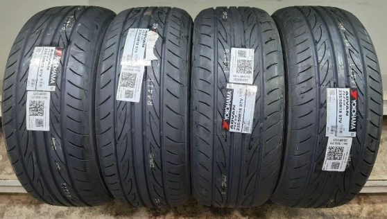 235/50 R18 Yokohama Advan Fleva V701