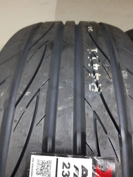 235/50 R18 Yokohama Advan Fleva V701