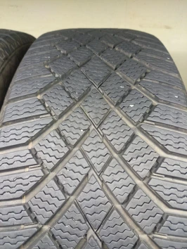 235/55 R19