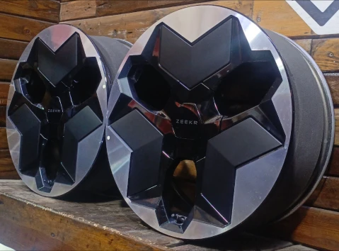 4шт оригинал ZEEKR Диски 7.5x19, 5*108 ЕТ:47 Dia:63.4 4шт оригинал ZEEKR Диски 7.5x19, 5*108 ЕТ:47 Dia:63.4