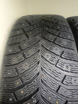 215/55 R17 Michelin X-Ice North 4 215/55 R17 Michelin X-Ice North 4