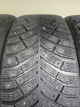 215/55 R17 Michelin X-Ice North 4 215/55 R17 Michelin X-Ice North 4