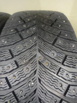 215/55 R17 Michelin X-Ice North 4 215/55 R17 Michelin X-Ice North 4