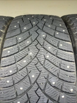245/45 R20 Pirelli Ice Zero 2 245/45 R20 Pirelli Ice Zero 2