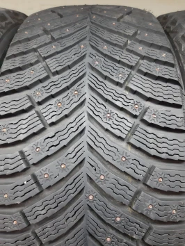 245/45 R19 Michelin X-Ice North 4