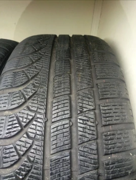255/45 R20 Pirelli P Zero Winter