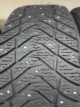215/55 R17 Yokohama Ice Guard IG65