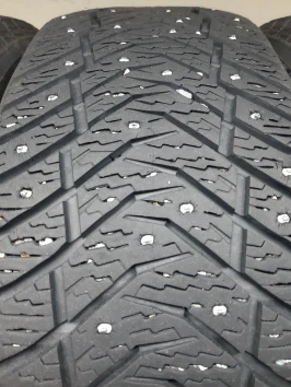 215/55 R17 Yokohama Ice Guard IG65