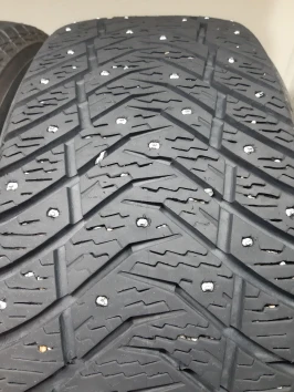 215/55 R17 Yokohama Ice Guard IG65