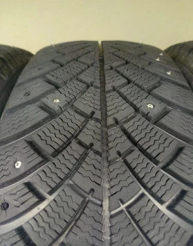215/55 R17 BFGoodrich  G-Force Stud