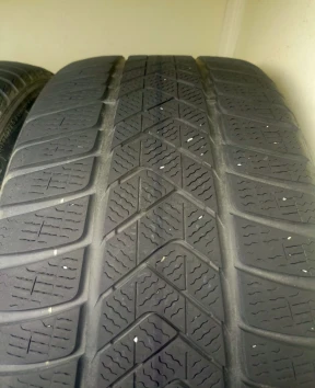 275/35 R19 Pirelli Winter Sottozero 3