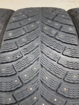 235/45 R18 Michelin X-Ice North 4 235/45 R18 Michelin X-Ice North 4