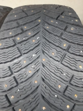 235/45 R18 Michelin X-Ice North 4 235/45 R18 Michelin X-Ice North 4