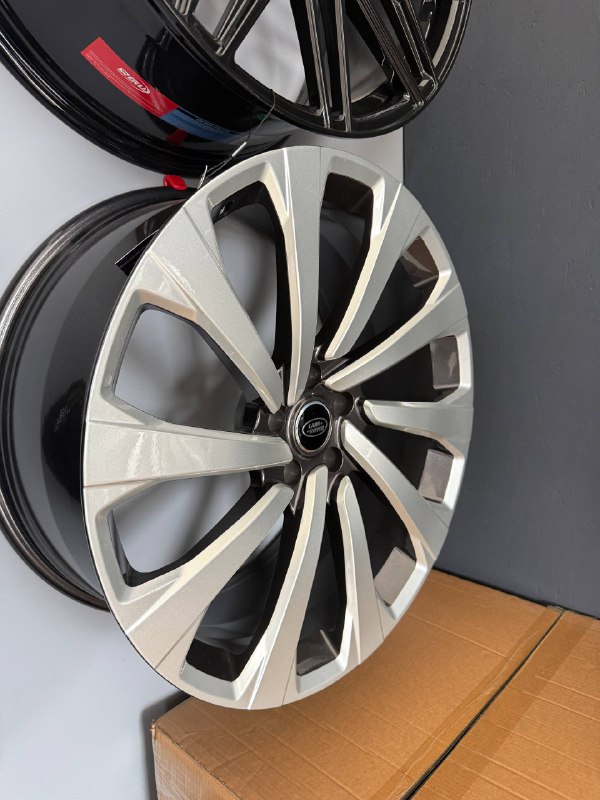 RGW 9.5 x 22 5 * 120 ET: 40 Dia 72.6 Black Machined