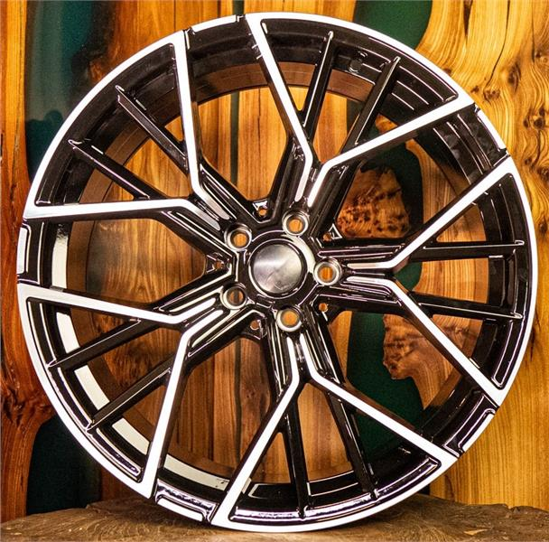 Forged 10x22 5*112 Et:30 Dia:66,6 Gloss Black Face