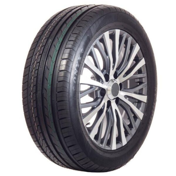 Onyx 215/55 R18 99V XL